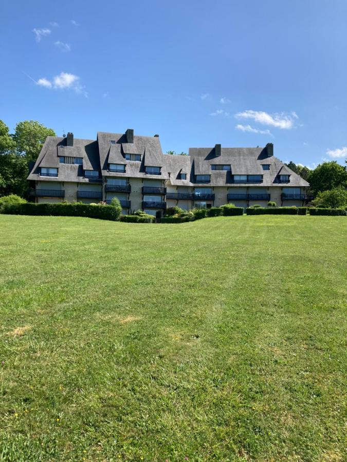 Deauville Vue Mer Tourgeville Exterior foto